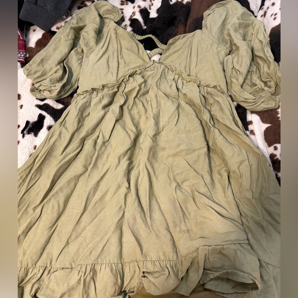 Green fairytale princess dress